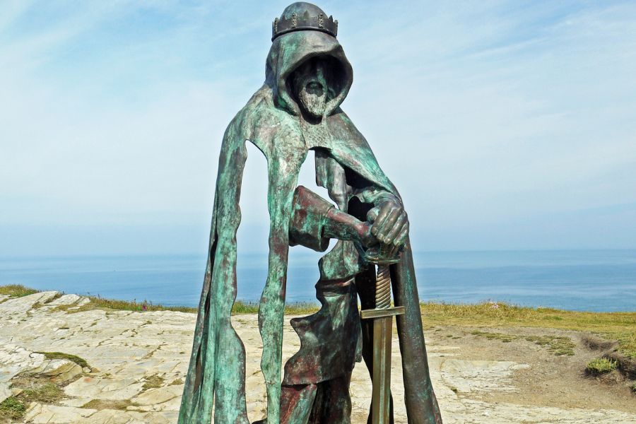 Explore the Art World of Sculpture Masterpieces - Pangea Sculptures