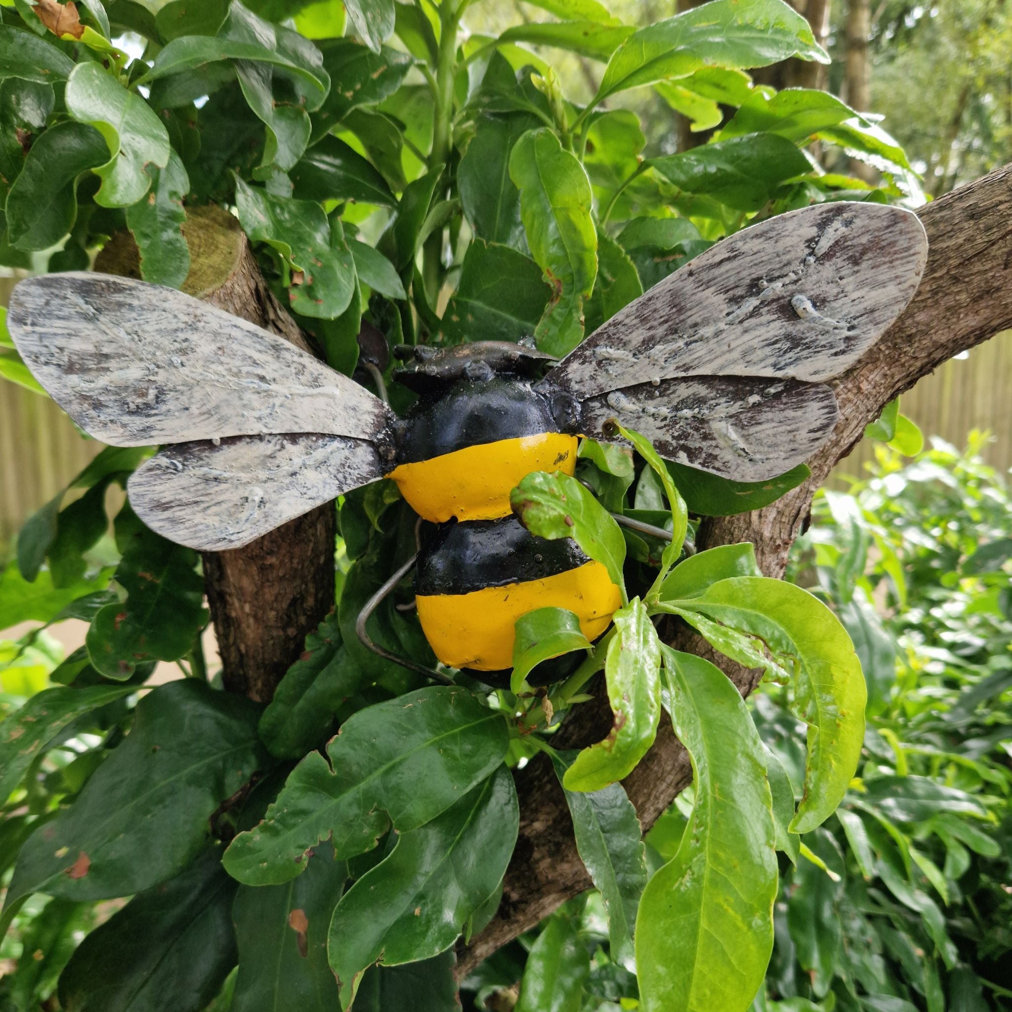 Bumble Bee - Pangea Sculptures