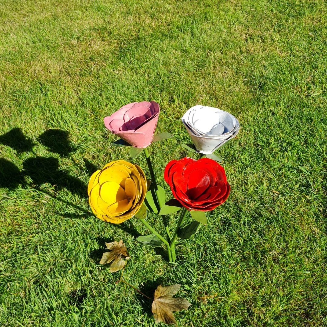 Flowers in a Vase - Pangea Sculptures