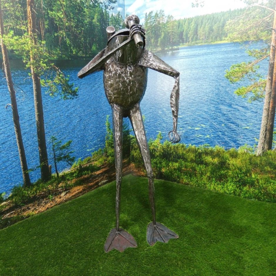 Microphone Frog - Pangea Sculptures