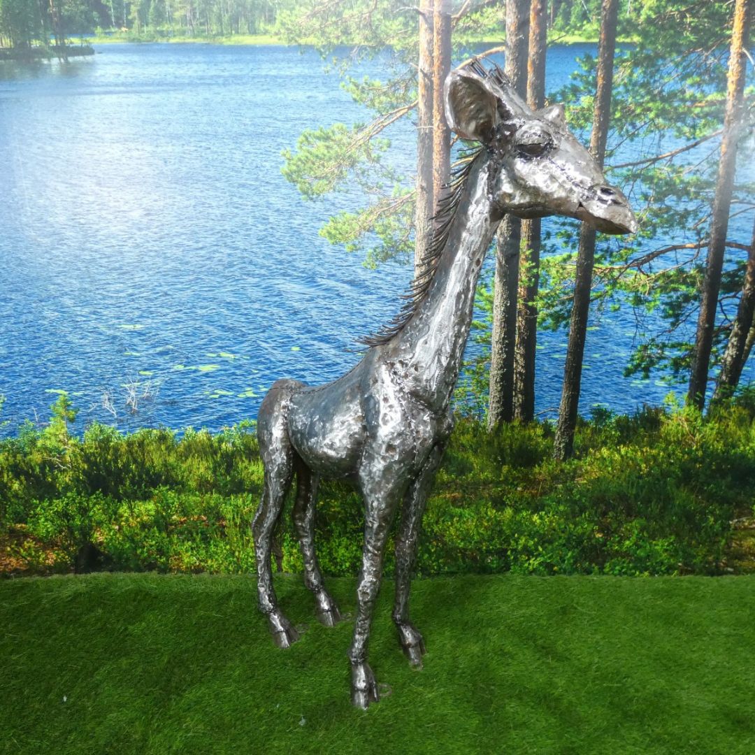 Natural Giraffe - Pangea Sculptures