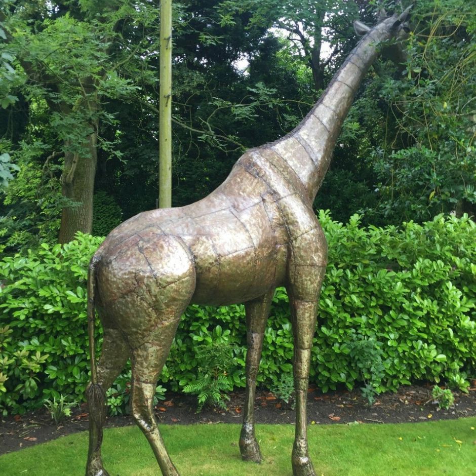 Natural Giraffe - Pangea Sculptures