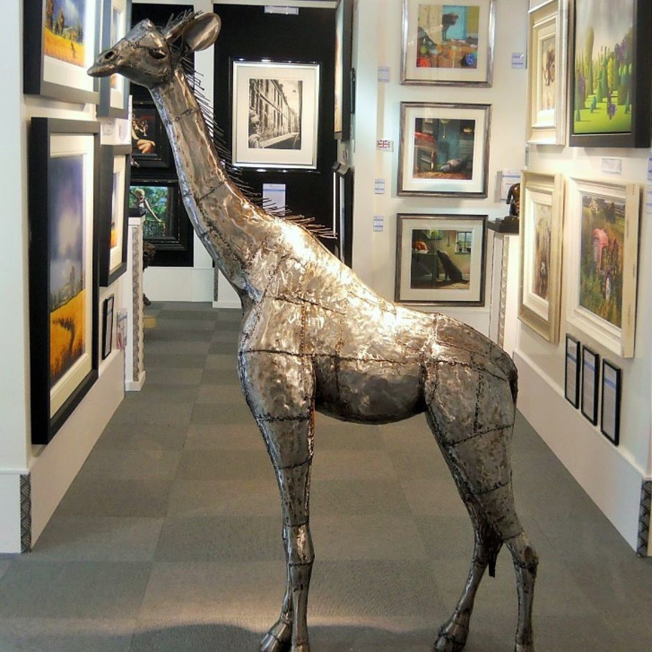 Natural Giraffe - Pangea Sculptures