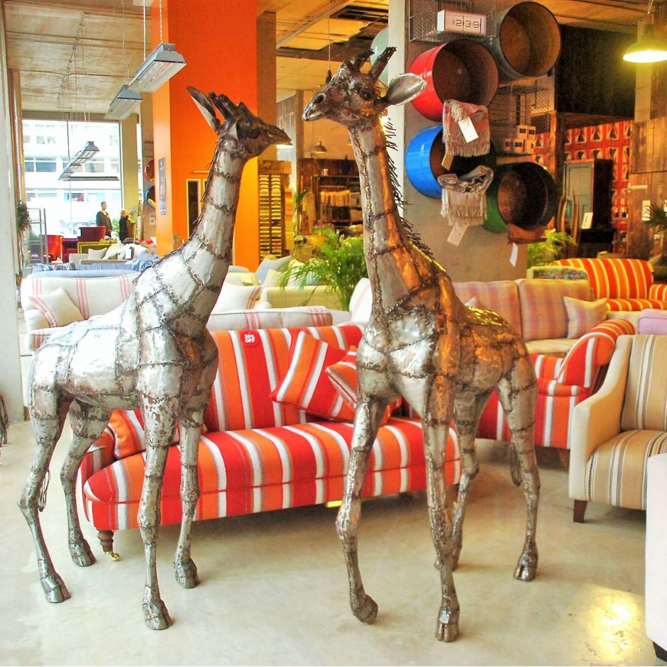Natural Giraffe - Pangea Sculptures
