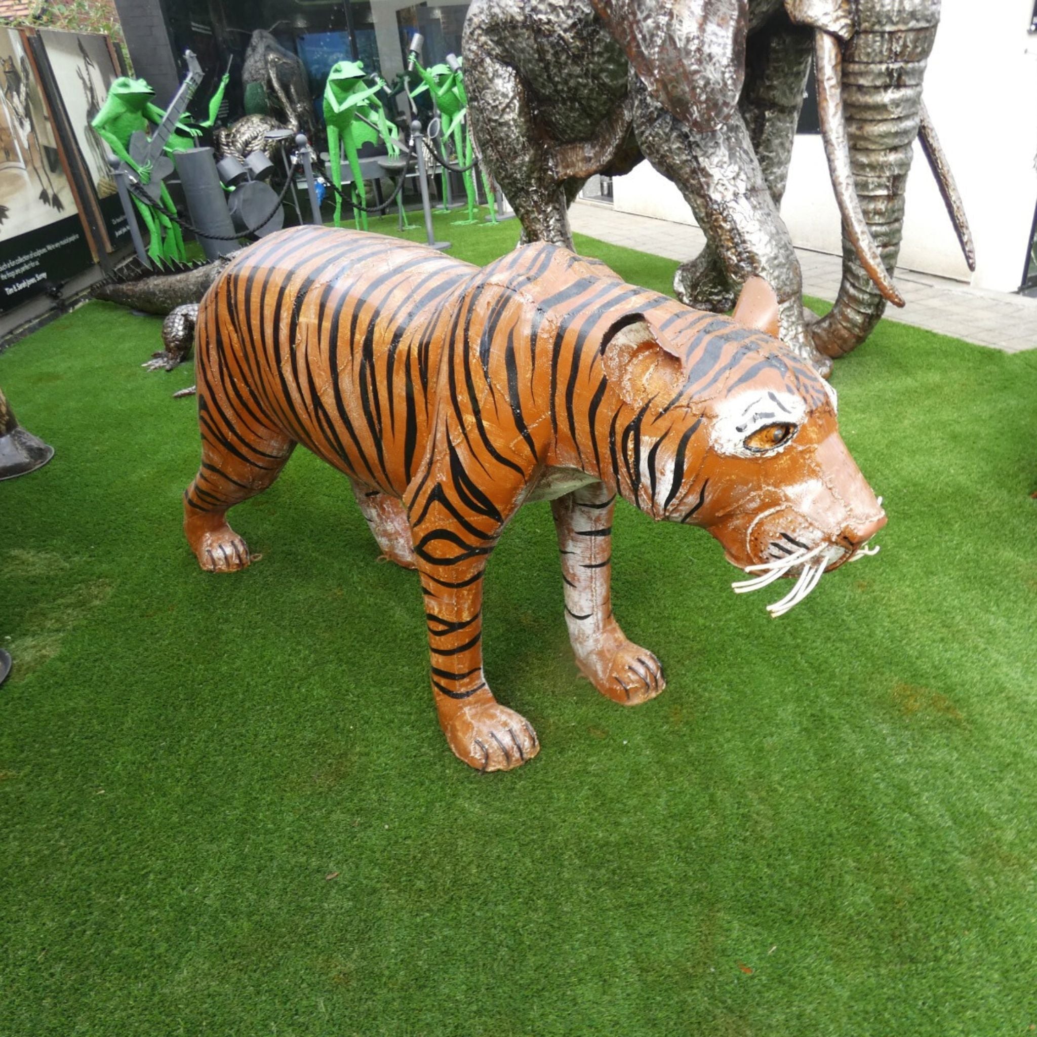 Painted Tiger - Pangea Sculptures