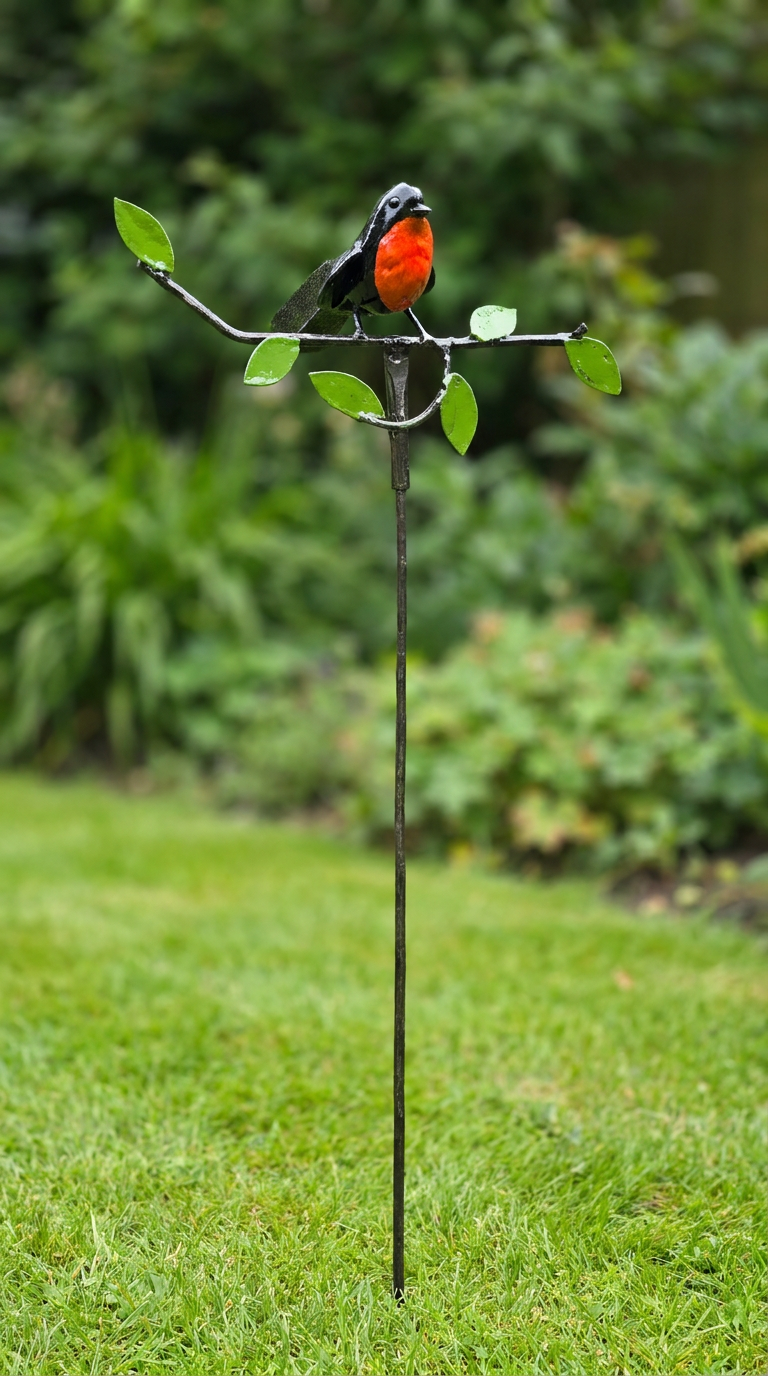 Leaf Stand Robin
