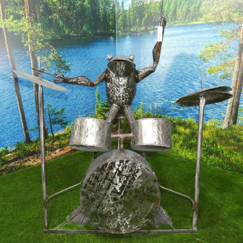 Drummer Frog - Pangea Sculptures