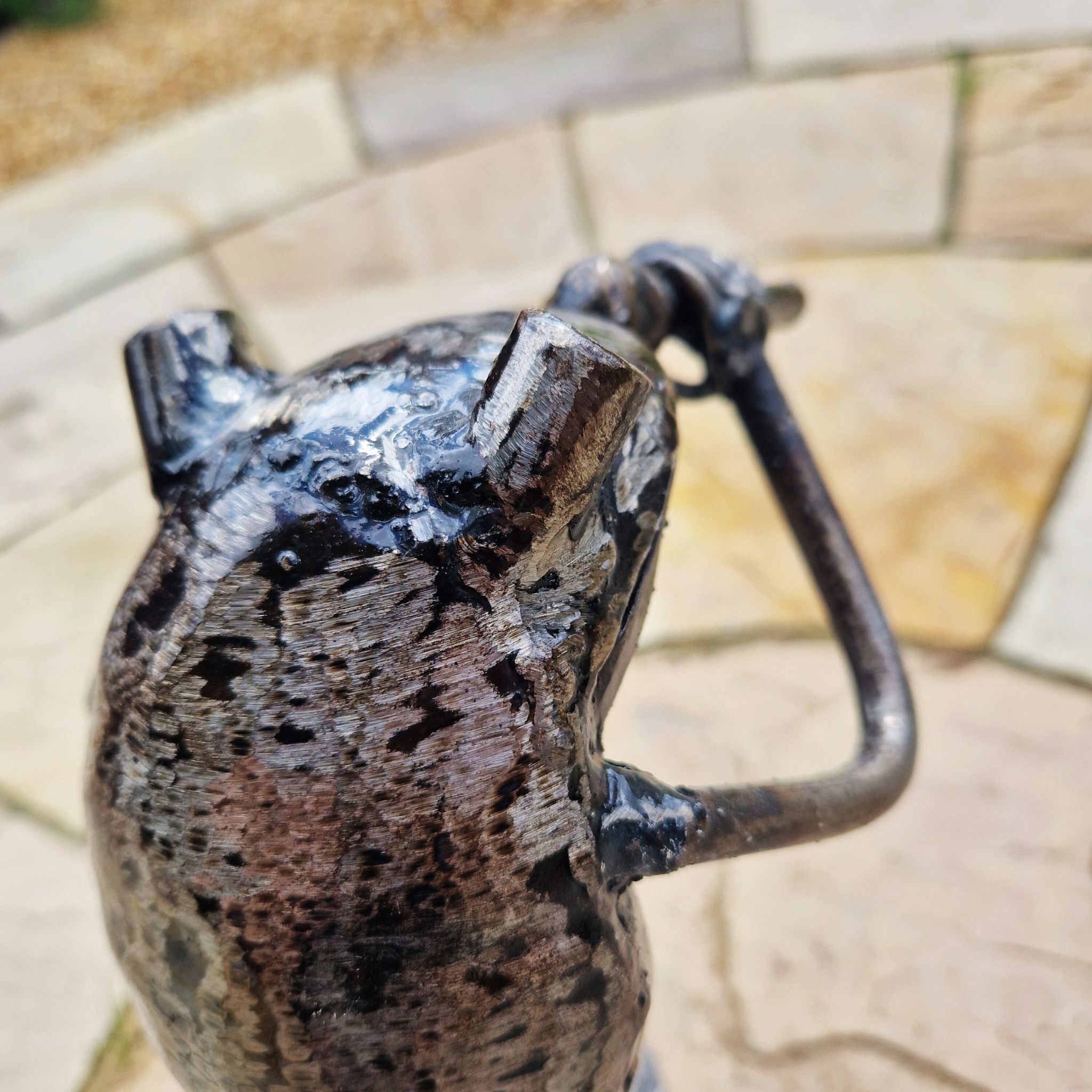 Microphone Frog - Pangea Sculptures