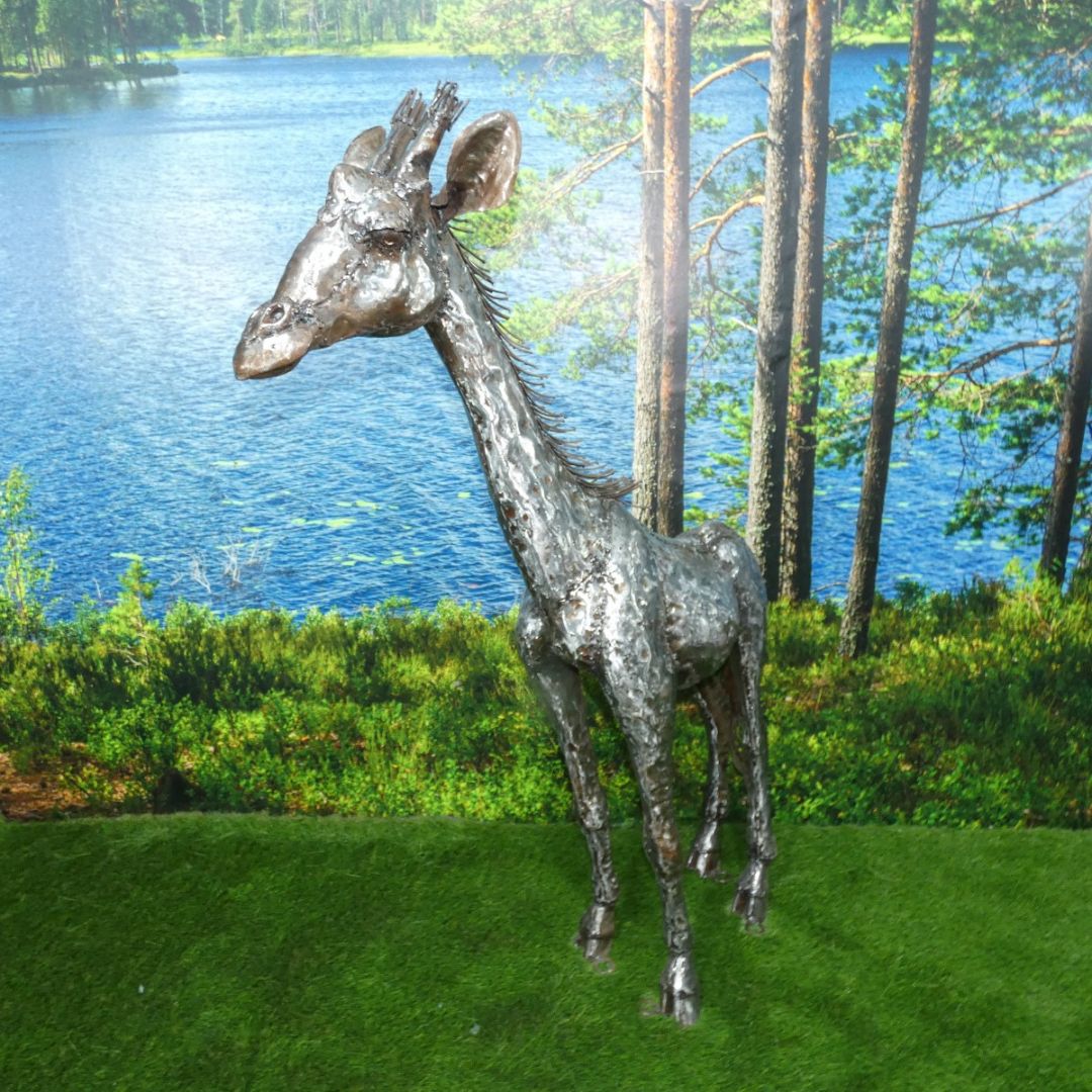 Natural Giraffe - Pangea Sculptures