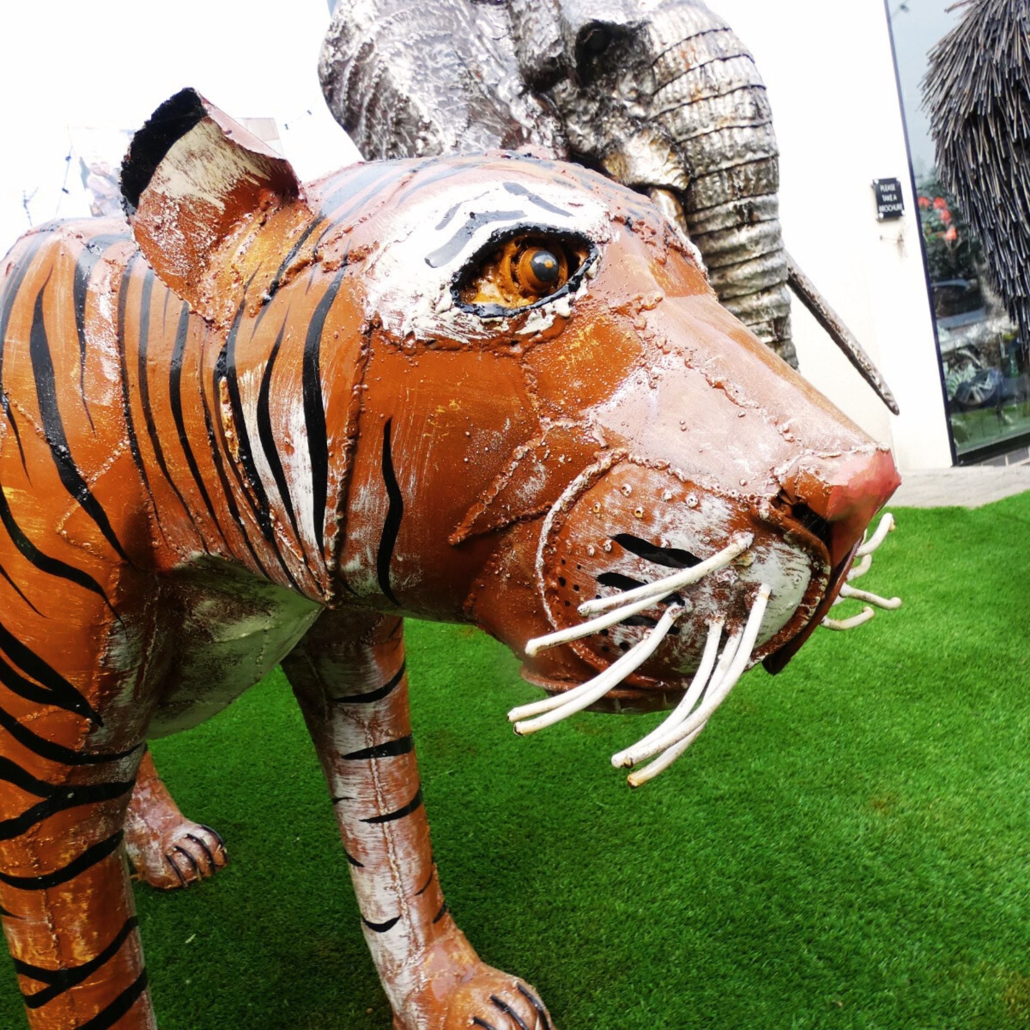 Painted Tiger - Pangea Sculptures